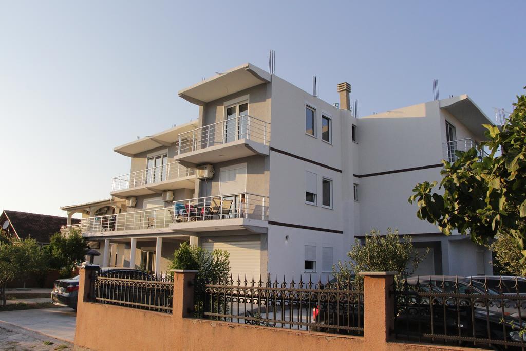 Apartments California Ulcinj Exterior photo